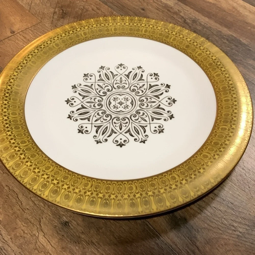 White & Gold Vintage 1960s Ceramic Round Platter Serving Plate Fine Dining